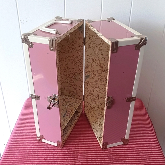 Vintage Doll Traincase - Picture 7 of 13